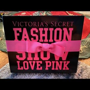 ****SOLD*** Got be a good price lol that was fast